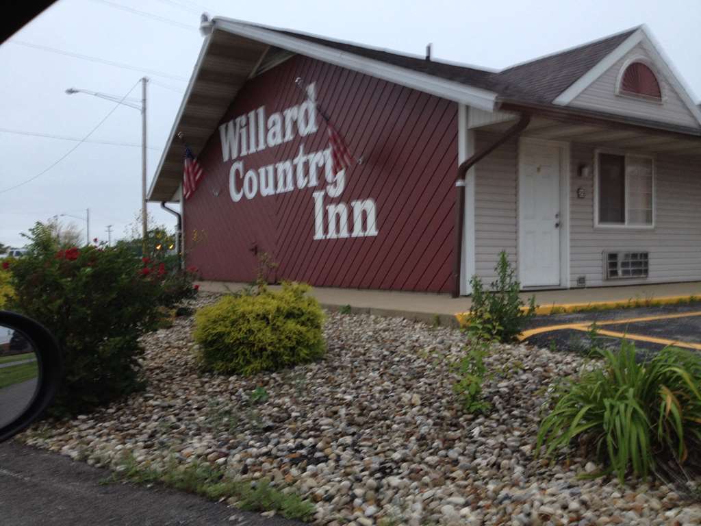 Country Hearth Inn & Suites Willard Buitenkant foto